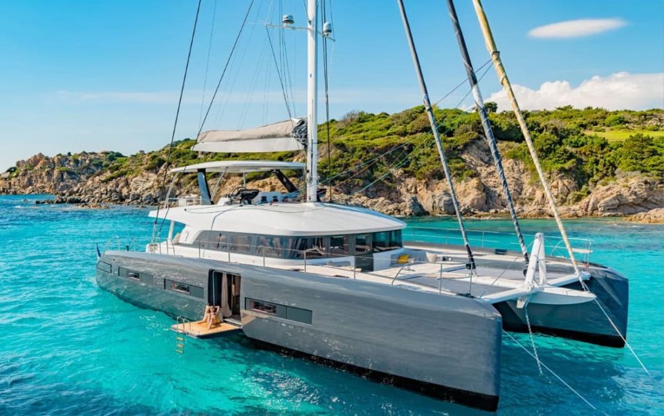 luxury-lagoon-Seventy-7-