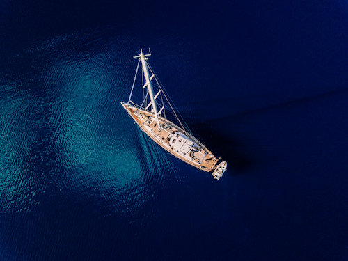 Monohull yacht