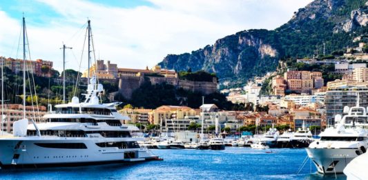 How to Choose the Right Yacht Broker?
