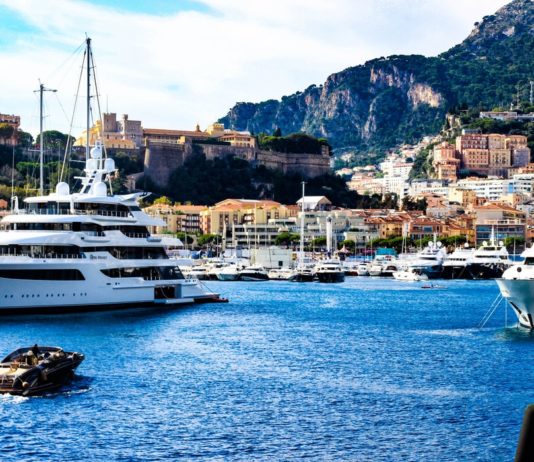 How to Choose the Right Yacht Broker?