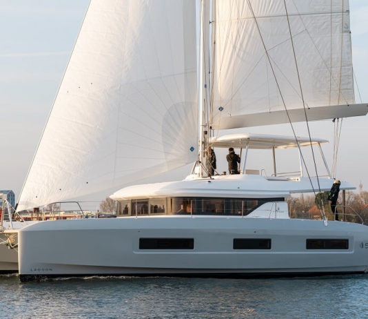 Le Lagoon 55 Catamaran fait son Grand Retour!