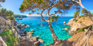 Baléares : Top 10 des incontournables à découvrir en yacht