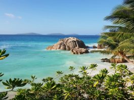 Seychelles vs Mauritius yacht charter: Which is Best for You?