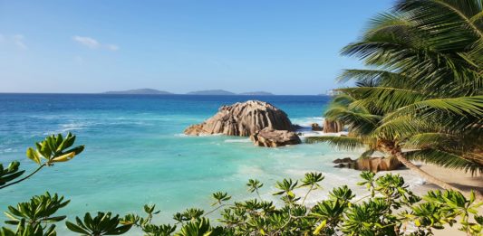Seychelles vs Mauritius yacht charter: Which is Best for You?