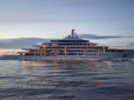 Découvrez le Gigantesque Yacht Actuellement Amarré au Port de Nice