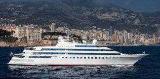 Vidéo : Le super yacht de Steve Jobs entre en collision avec un autre yacht au mouillage