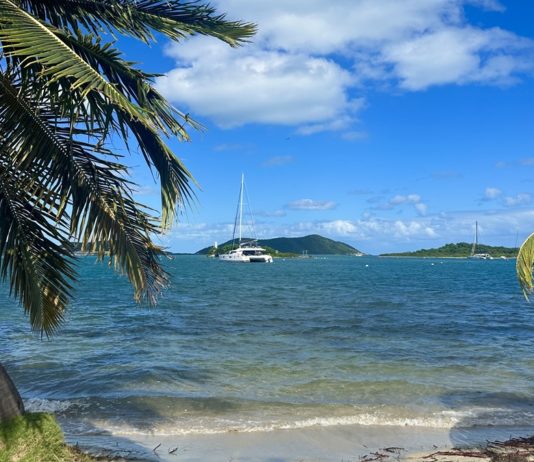 Naviguer dans les Îles Vierges Britanniques : L’Excellence à Bord du Bali 5.4 Katlo