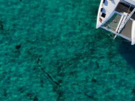 Les 10 Plus Grands Catamarans Disponibles à la Location dans le Monde
