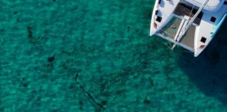 Les 10 Plus Grands Catamarans Disponibles à la Location dans le Monde