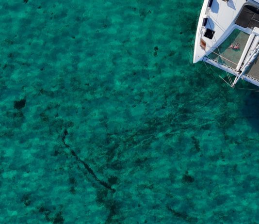 Les 10 Plus Grands Catamarans Disponibles à la Location dans le Monde