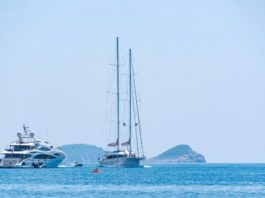 Sailing vs. Motor Yachts: Choosing Your First Charter