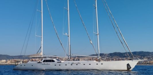 YAMAKAY – Le Voilier Schooner Moderne de 39m, Héritier du Légendaire Vendredi 13