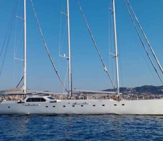 YAMAKAY – Le Voilier Schooner Moderne de 39m, Héritier du Légendaire Vendredi 13