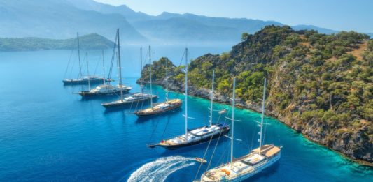 How to Dodge Fuel Costs & Geopolitics on Your 2026 Yacht Charter
