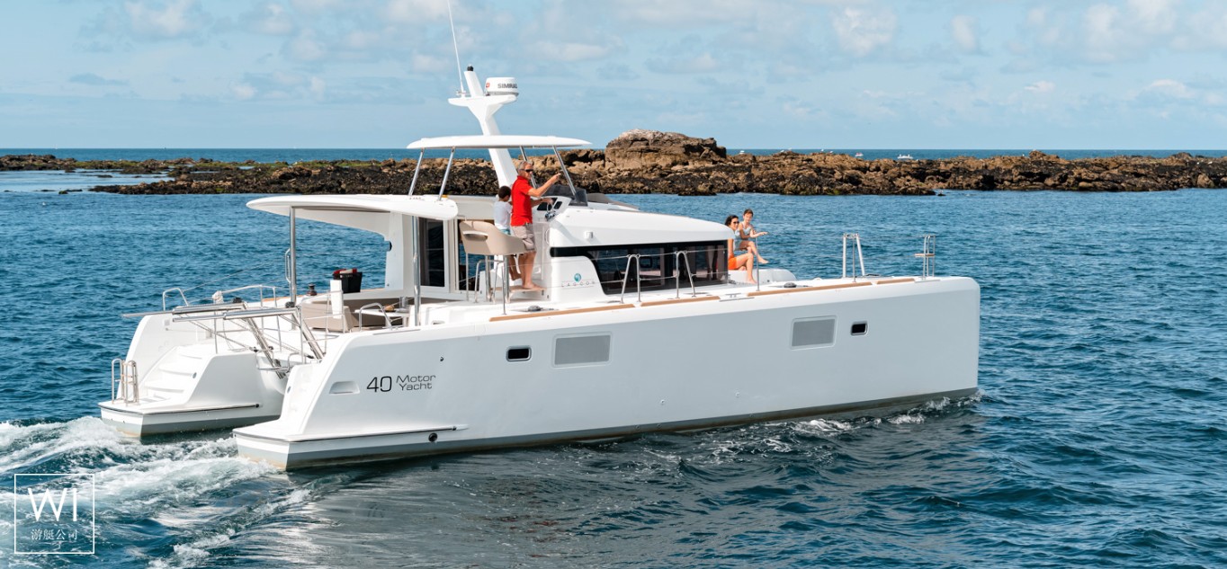 Power 40 Lagoon Catamaran Exterior 1
