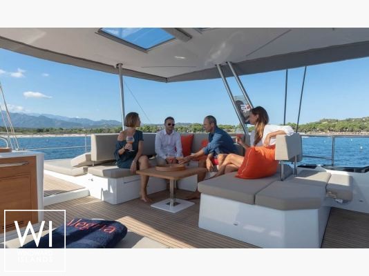 Floramye  Fountaine Pajot Alegria 67 Interior 1