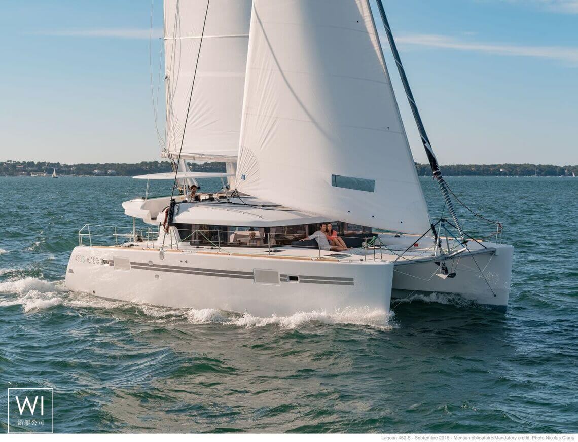Lagoon 450S exterior