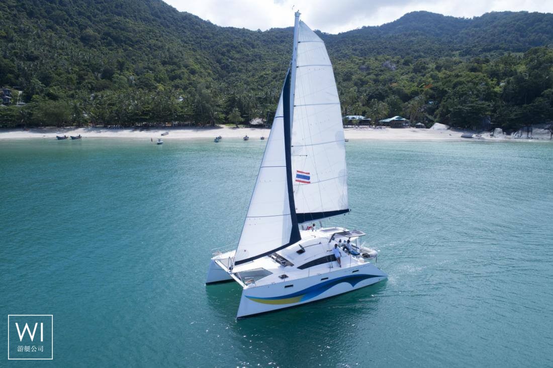 Islands Spirit 410 Islands Spirit Catamaran Exterior 1
