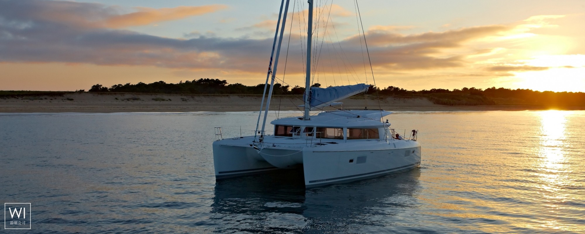Lagoon 421 Lagoon Catamaran Exterior 1