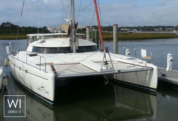 Venezia 42 Fountaine Pajot Exterior 1