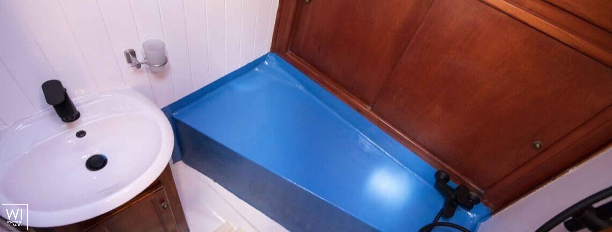 ANATOLIE   Ketch  20M Interior 1