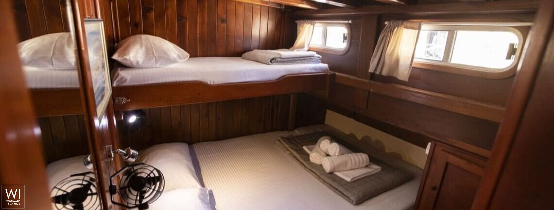 ANATOLIE   Ketch  20M Interior 1