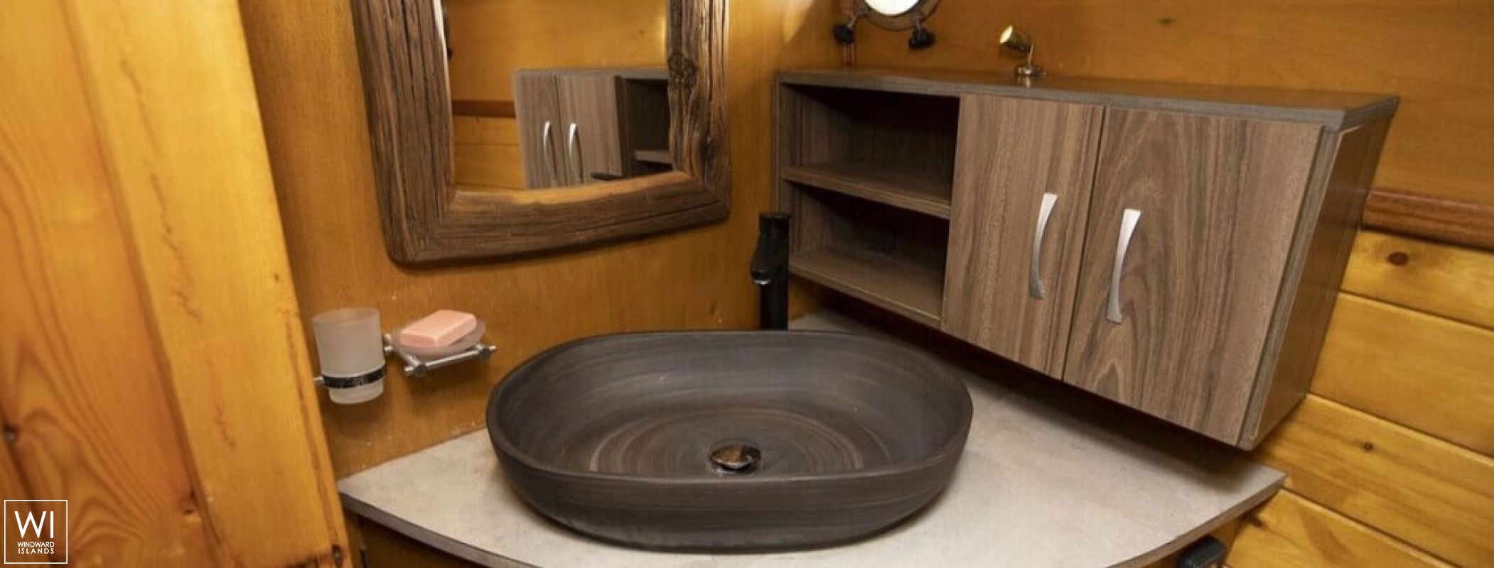 ANATOLIE   Ketch  20M Interior 1