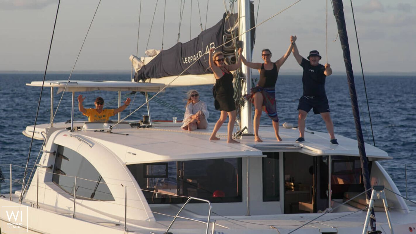 Black Swan  Robertson & Caines Leopard  4800 Exterior 11