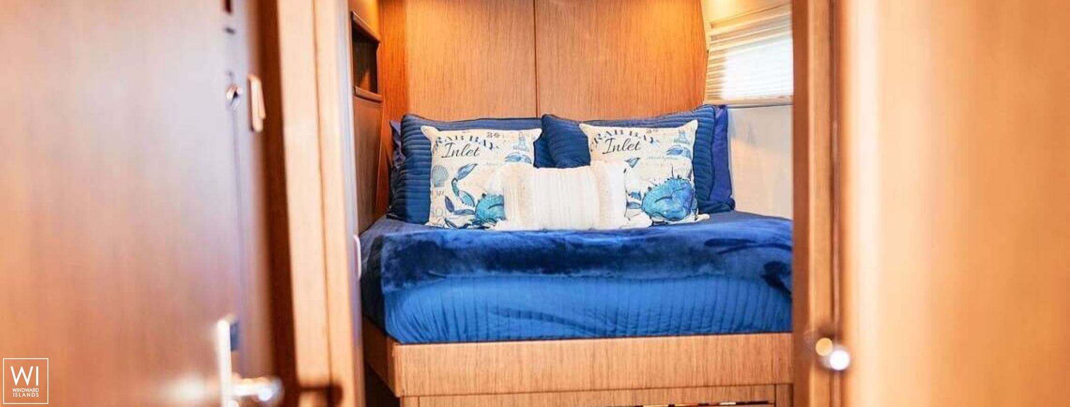 Second Star  Robertson & Caines Leopard  4800 Interior 15