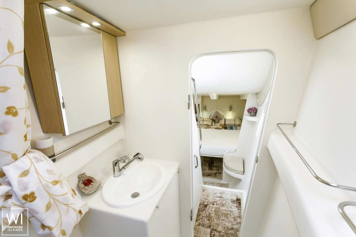 Conan   Catamaran 24M Interior 5