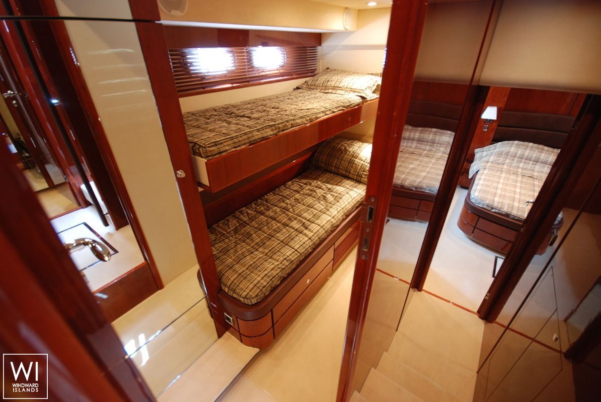 Squadron 68 Fairline Interior 7