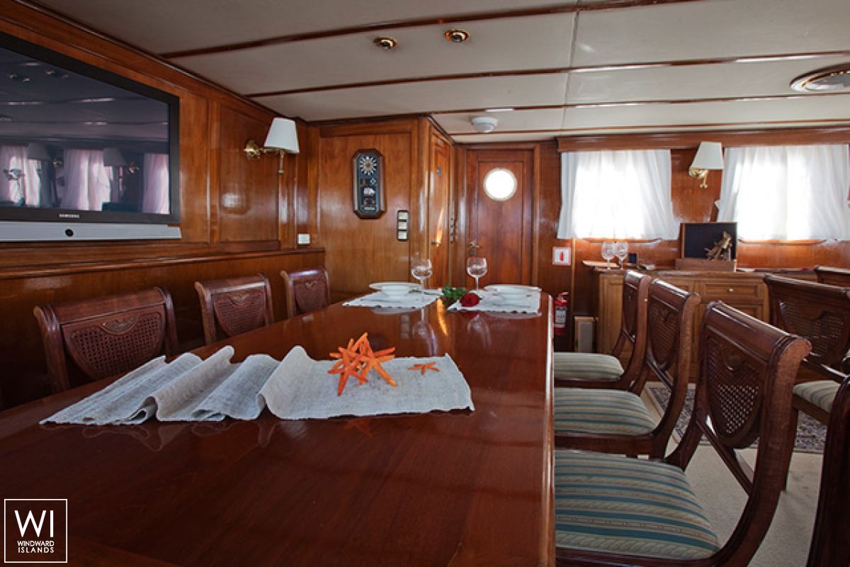 Ketch  34M  Interior 2