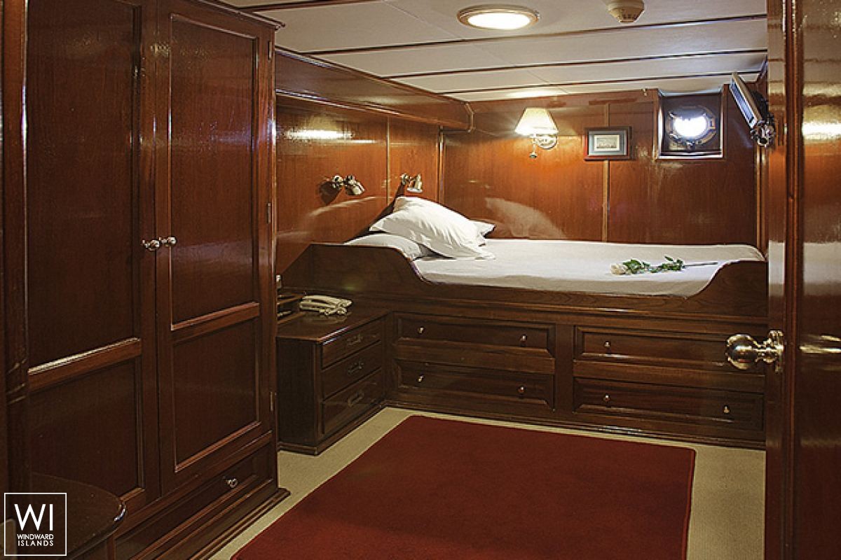 Ketch  34M  Interior 4