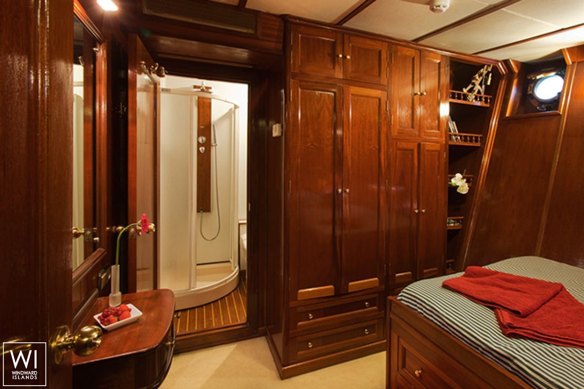 Ketch  34M  Interior 3