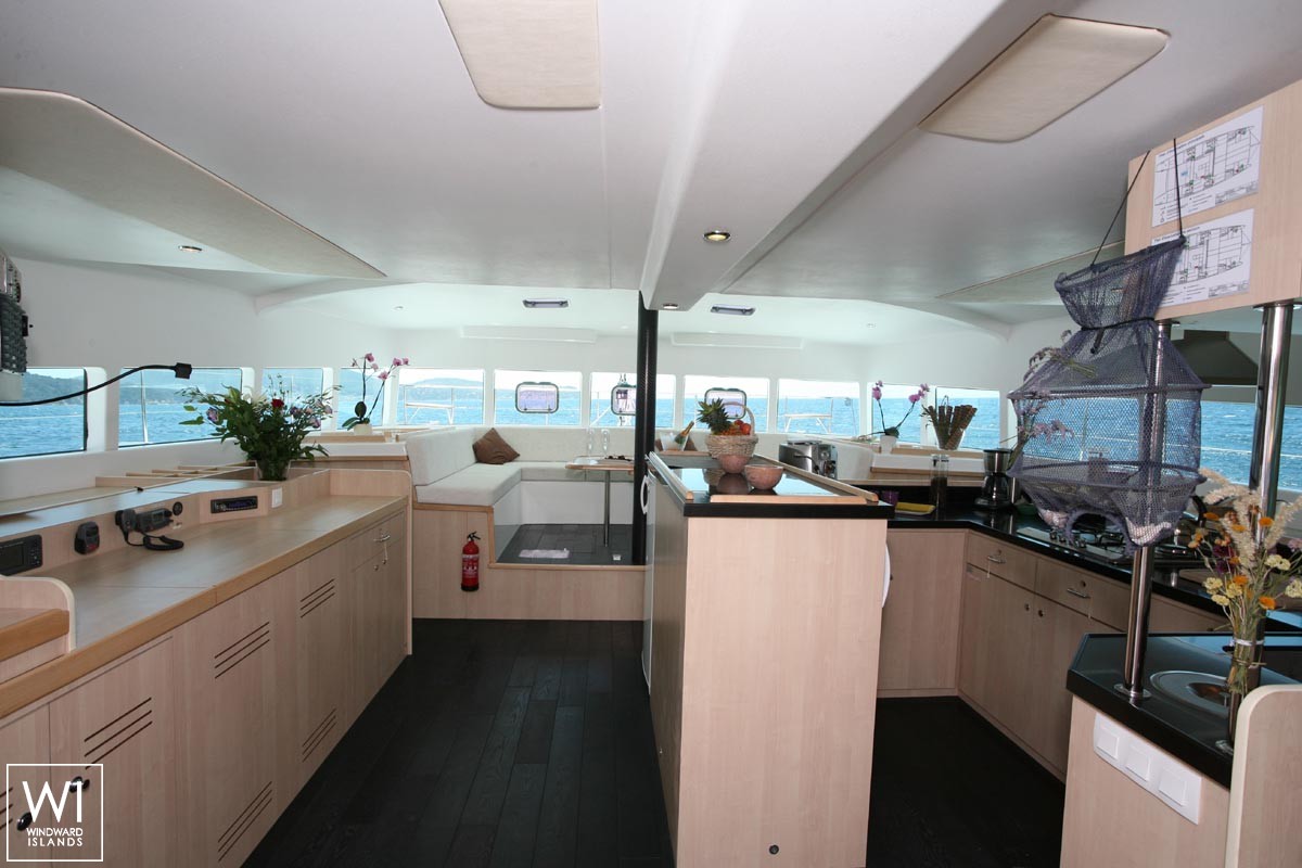 Catlante 600 Catlantech Interior 2