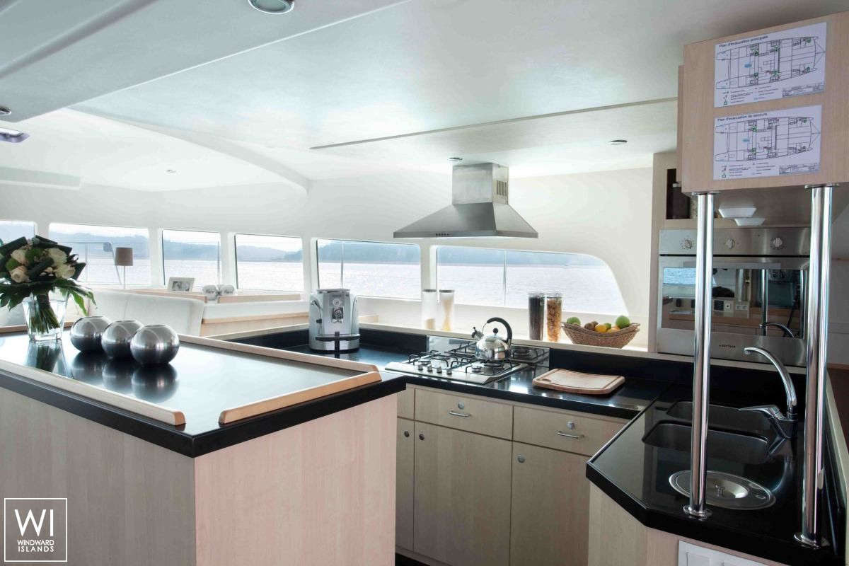 Catlante 600 Catlantech Interior 1