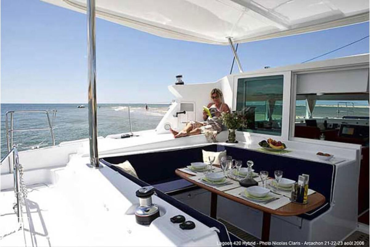 Lagoon 420 Lagoon Catamaran Exterior 3