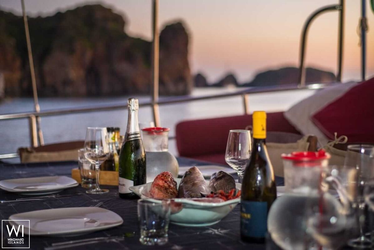 LATIFE SULTAN  Turkish Gulet Gulet ROC 24M Interior 1