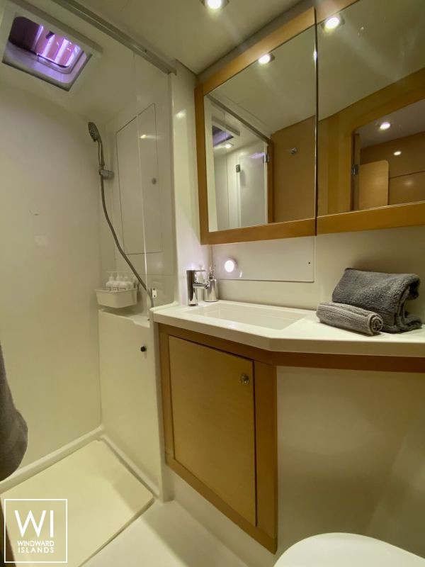 BAHARI   Lagoon Catamaran Lagoon 450 Interior 1