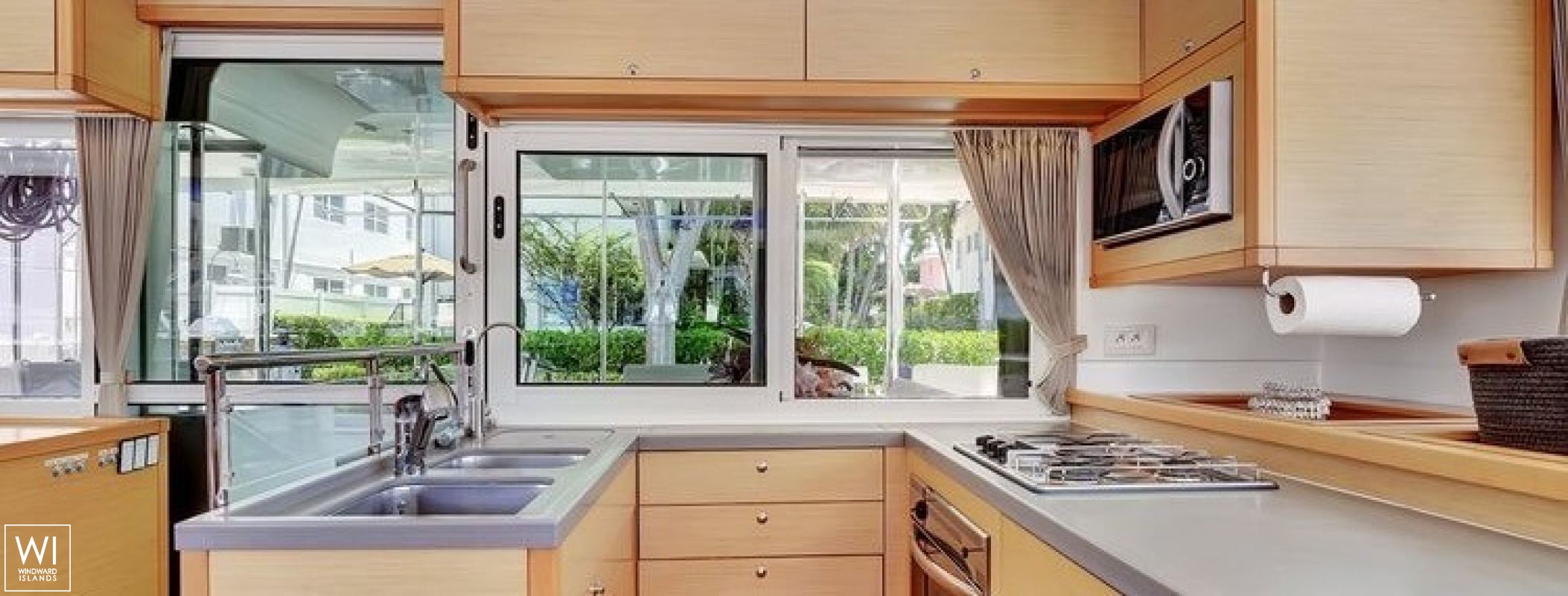 AMARI  Lagoon Catamaran Lagoon 450 Interior 25