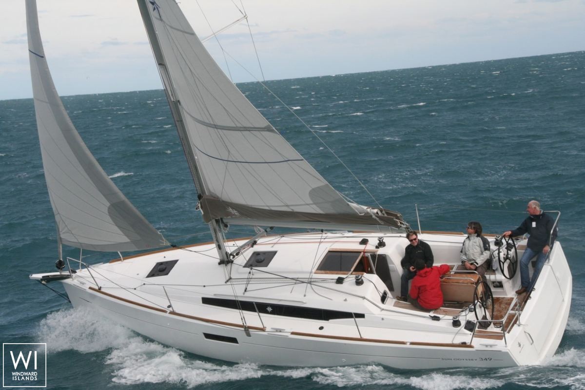 Sun Odyssey 349 Jeanneau Exterior 3
