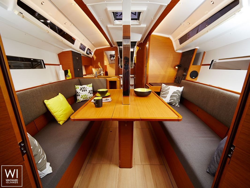 Sun Odyssey 349 Jeanneau Interior 2
