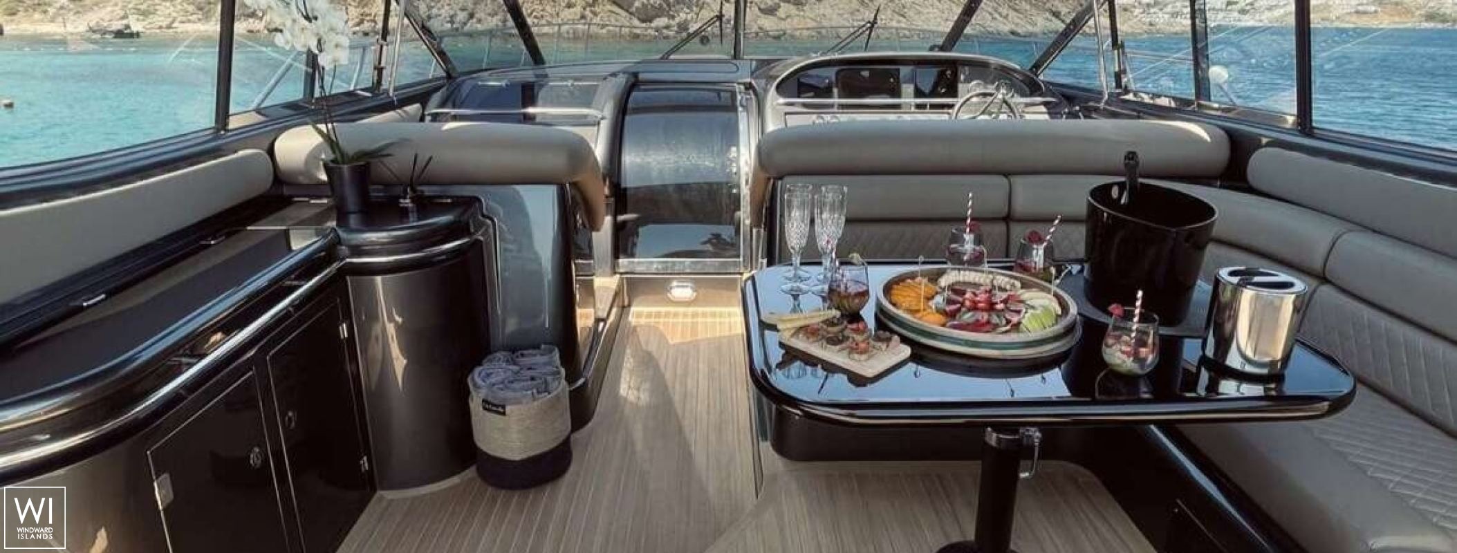 007  Sunseeker Predator 68' Interior 10