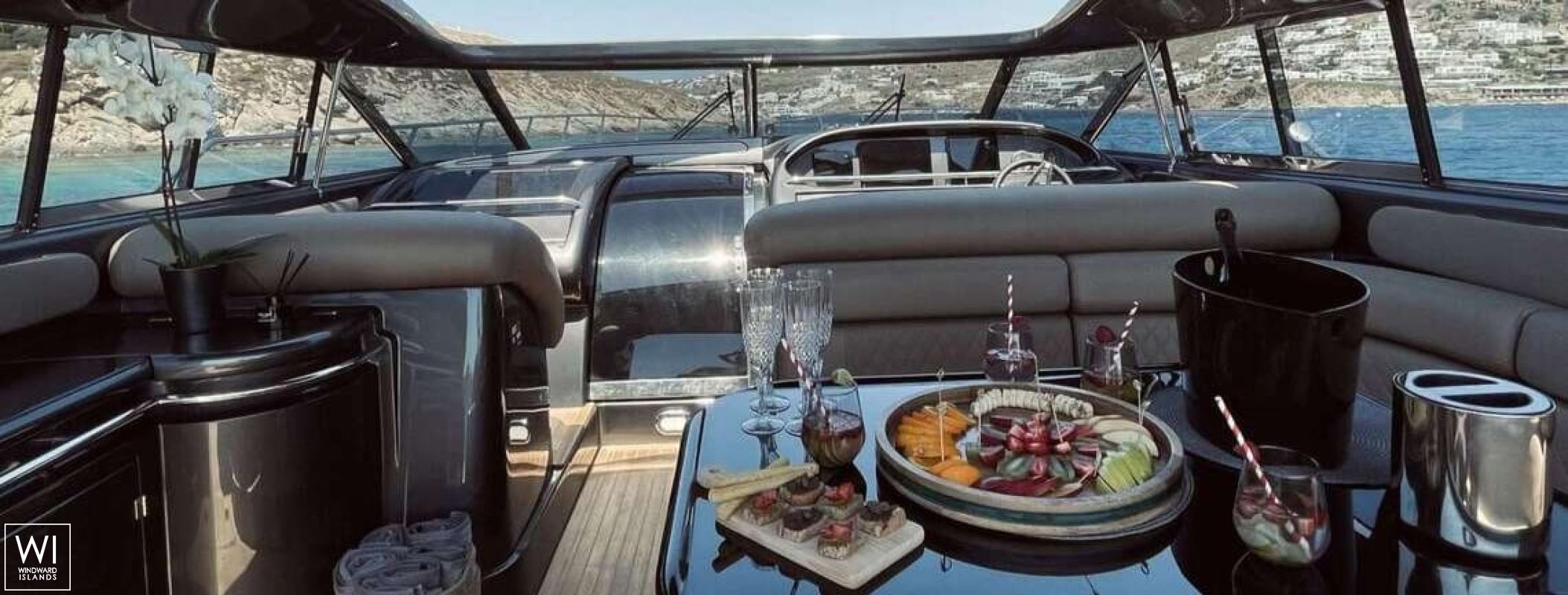 007  Sunseeker Predator 68' Interior 11