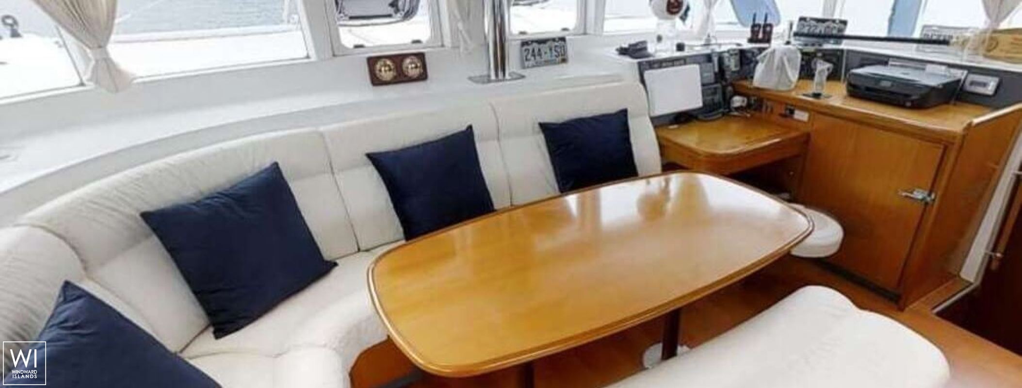 ALTITUDE ADJUSTMENT  Lagoon Catamaran Lagoon 440 Interior 11