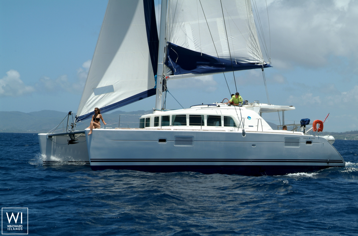 Lagoon 440 Lagoon Catamaran Exterior 2