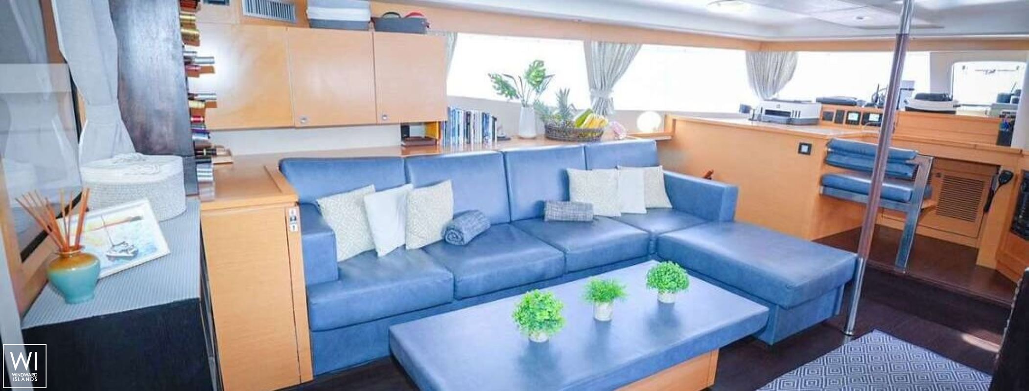 ODYSSEA  (ex SLIVOCHKA) Fountaine Pajot Sanya 57 Interior 15