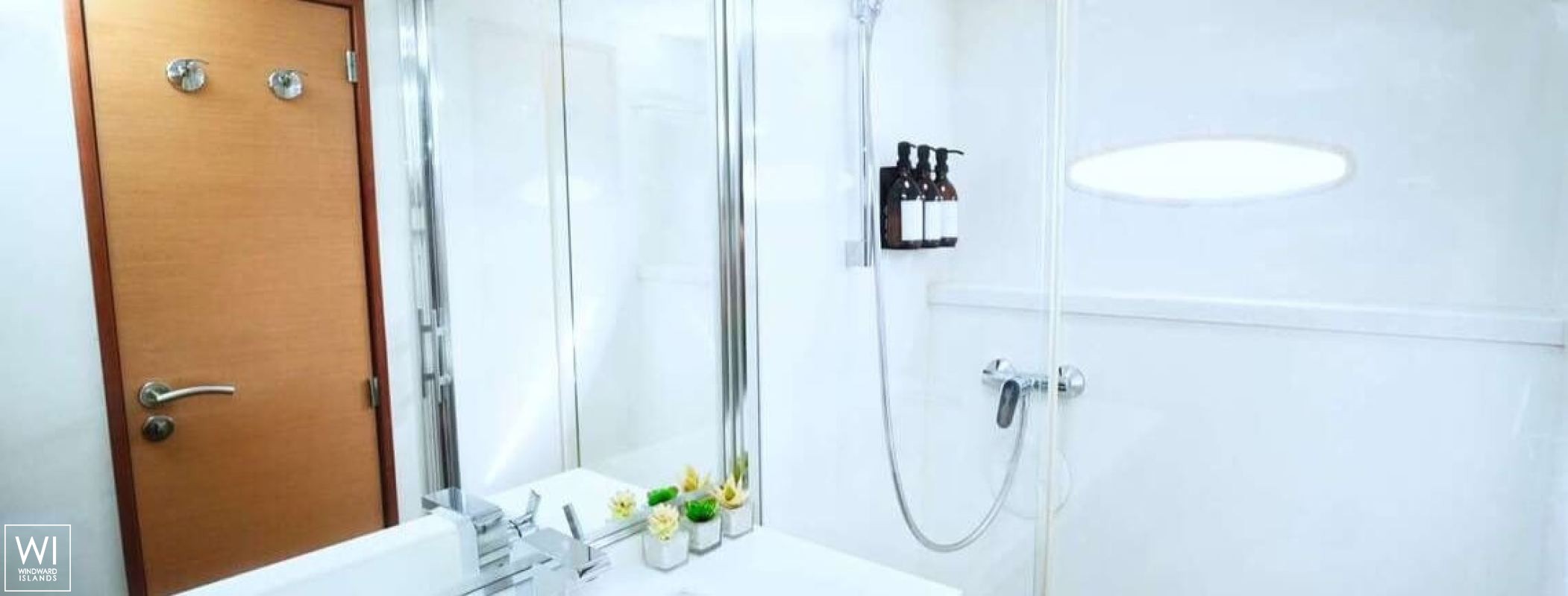 ODYSSEA  (ex SLIVOCHKA) Fountaine Pajot Sanya 57 Interior 17