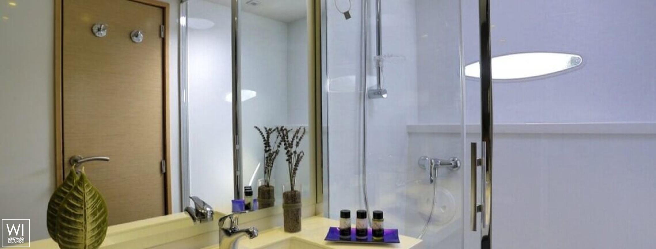 High Five (ex High Jinks) Fountaine Pajot Sanya 57 Interior 17