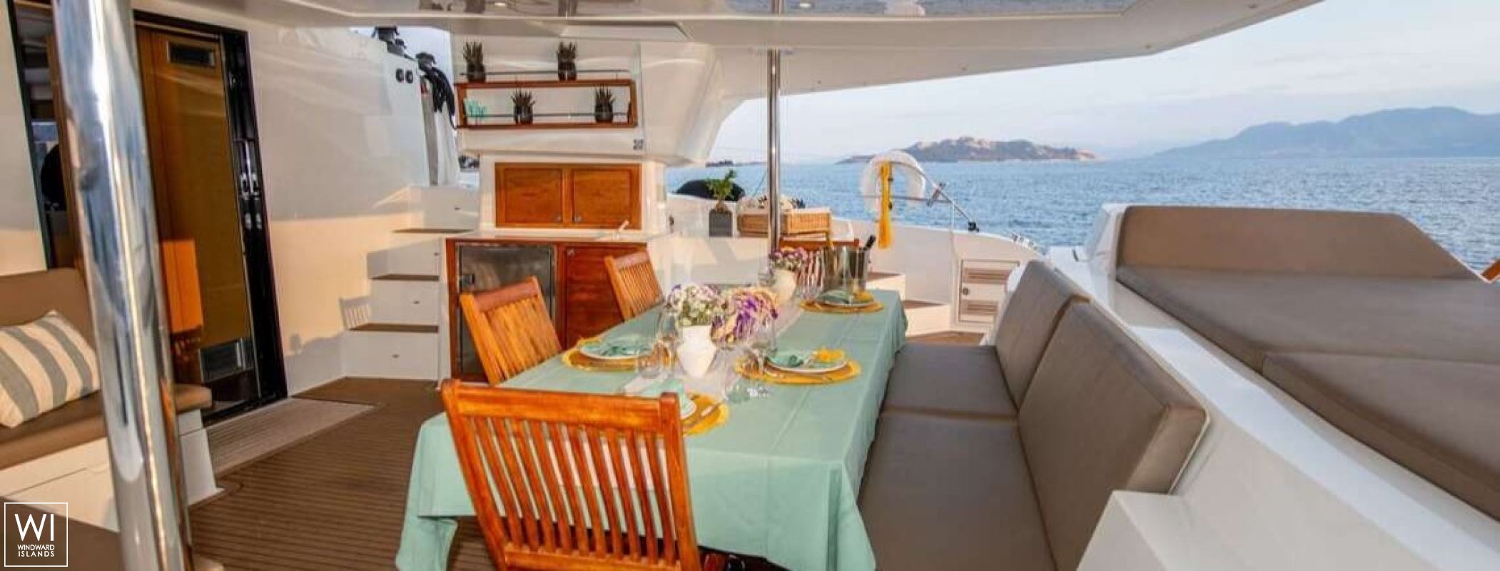 High Five (ex High Jinks) Fountaine Pajot Sanya 57 Exterior 4